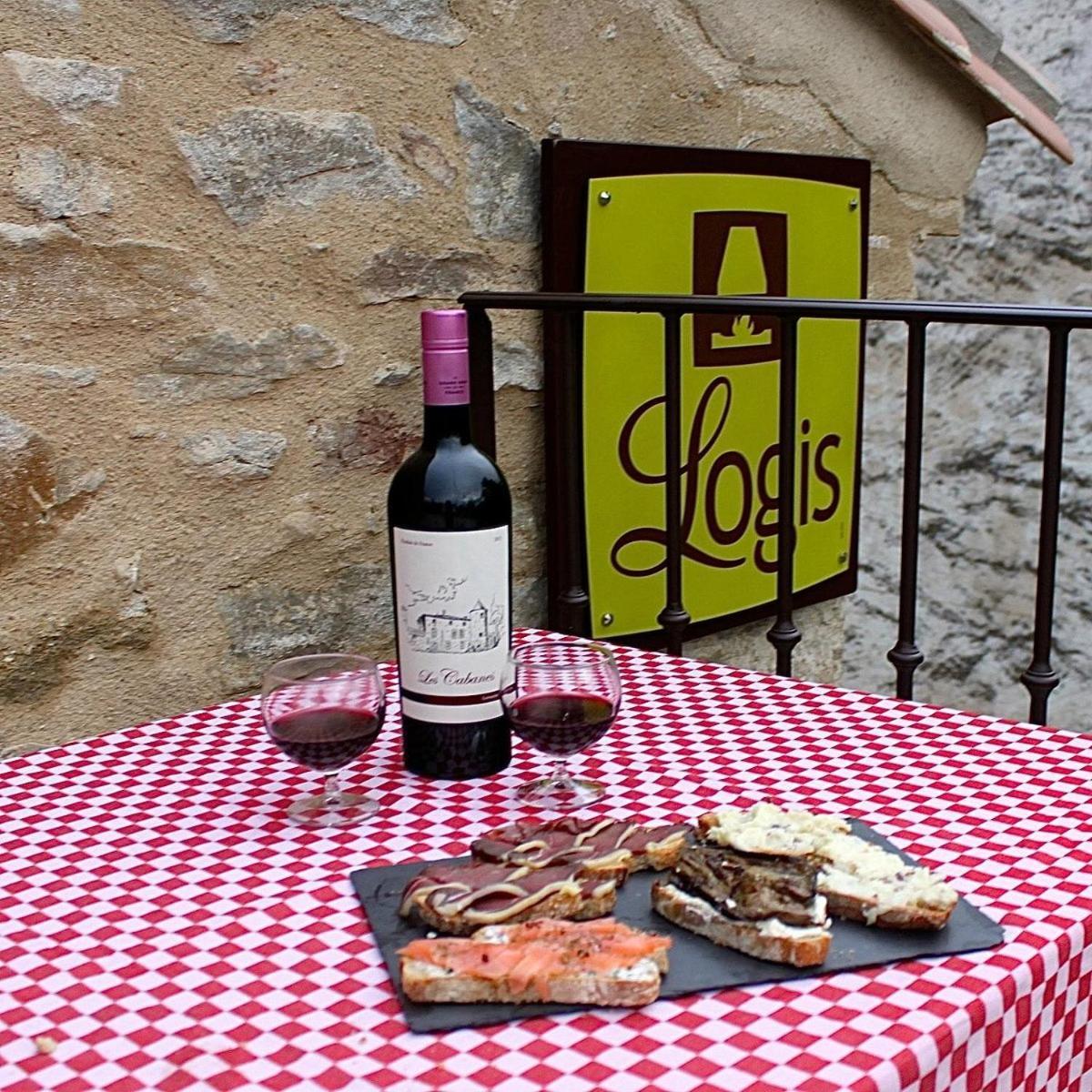 Les Cabanes Dans Les Bois Logis Hotel Villedubert Dış mekan fotoğraf