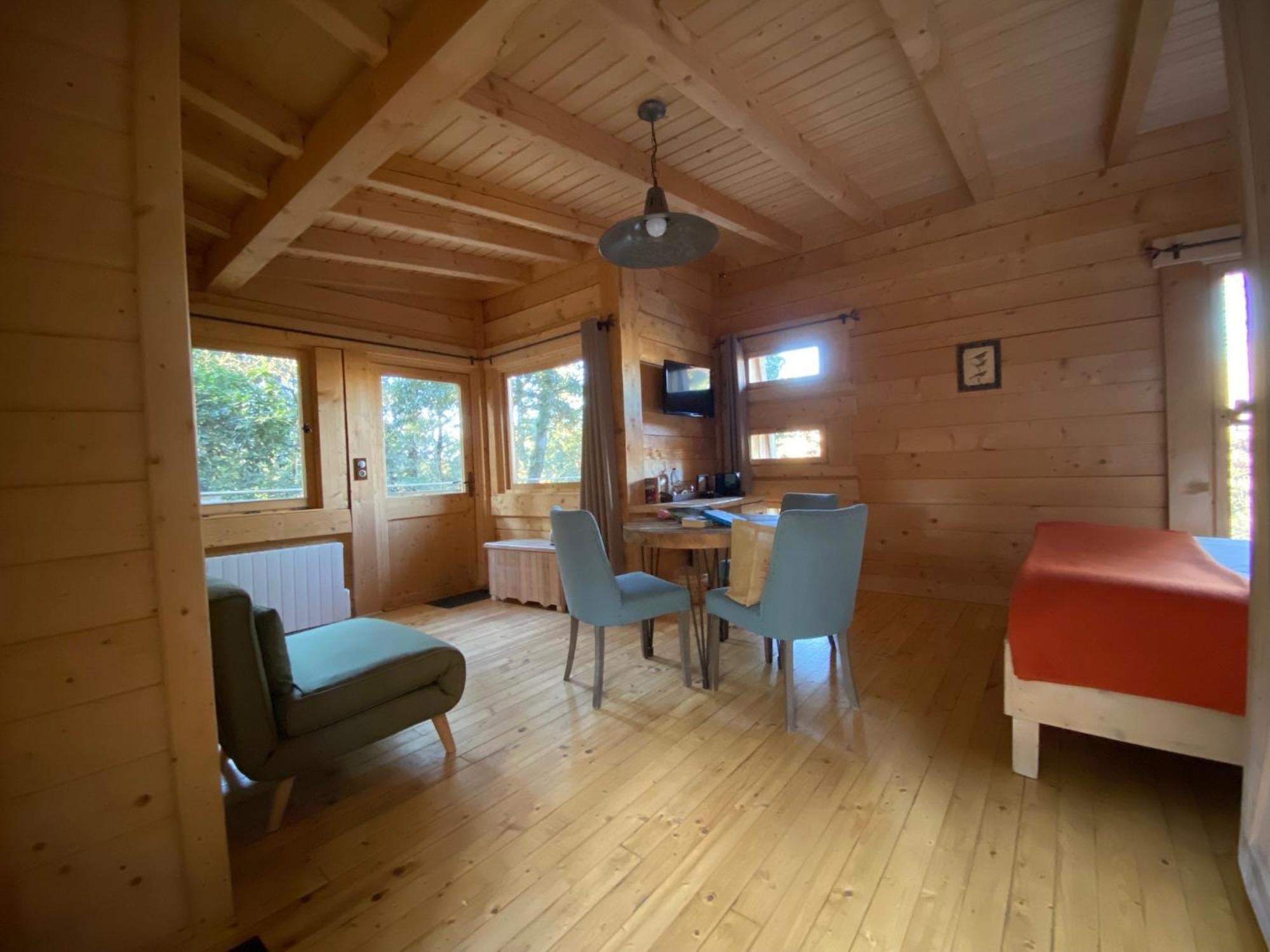 Les Cabanes Dans Les Bois Logis Hotel Villedubert Dış mekan fotoğraf