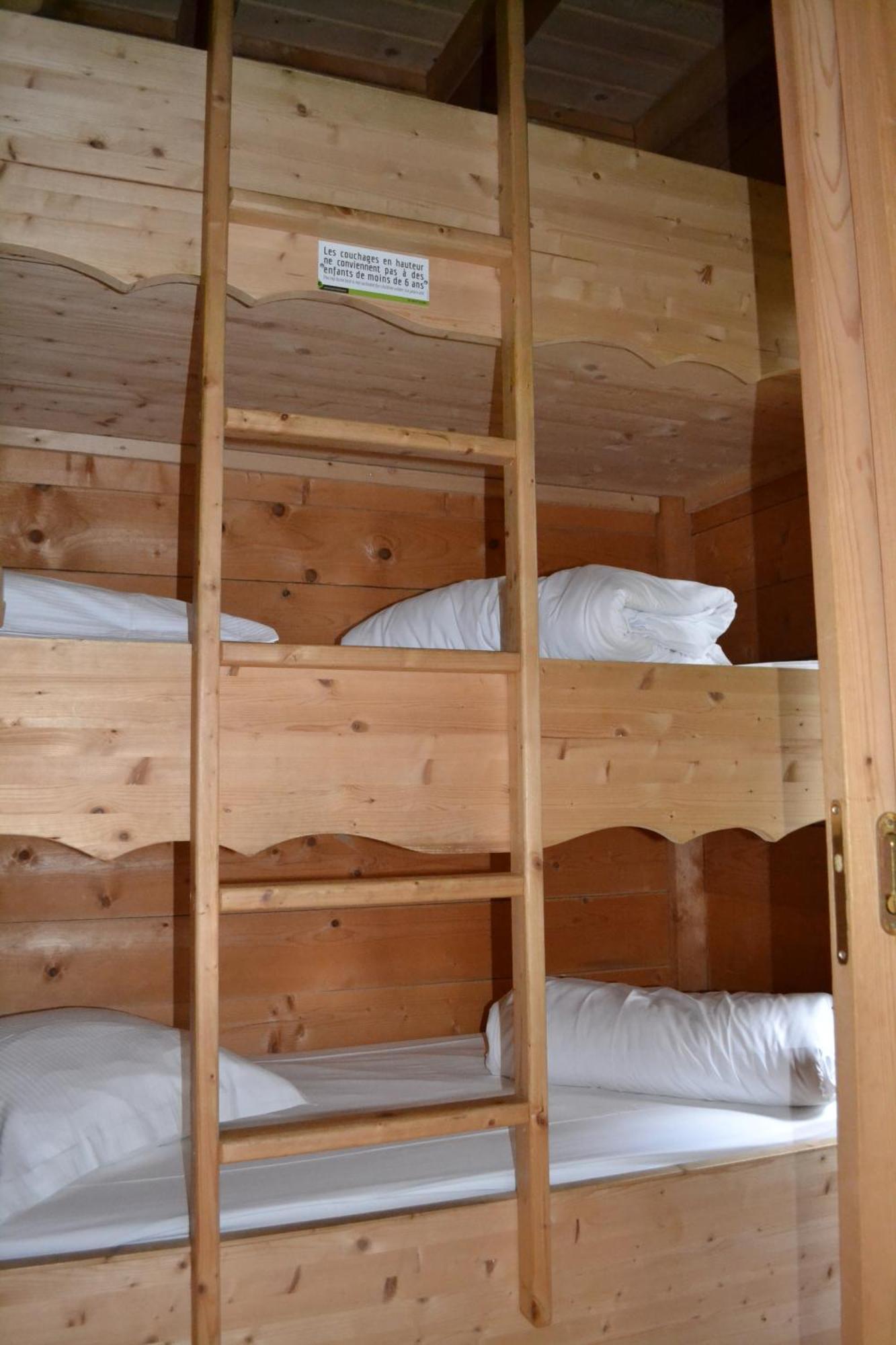 Les Cabanes Dans Les Bois Logis Hotel Villedubert Dış mekan fotoğraf