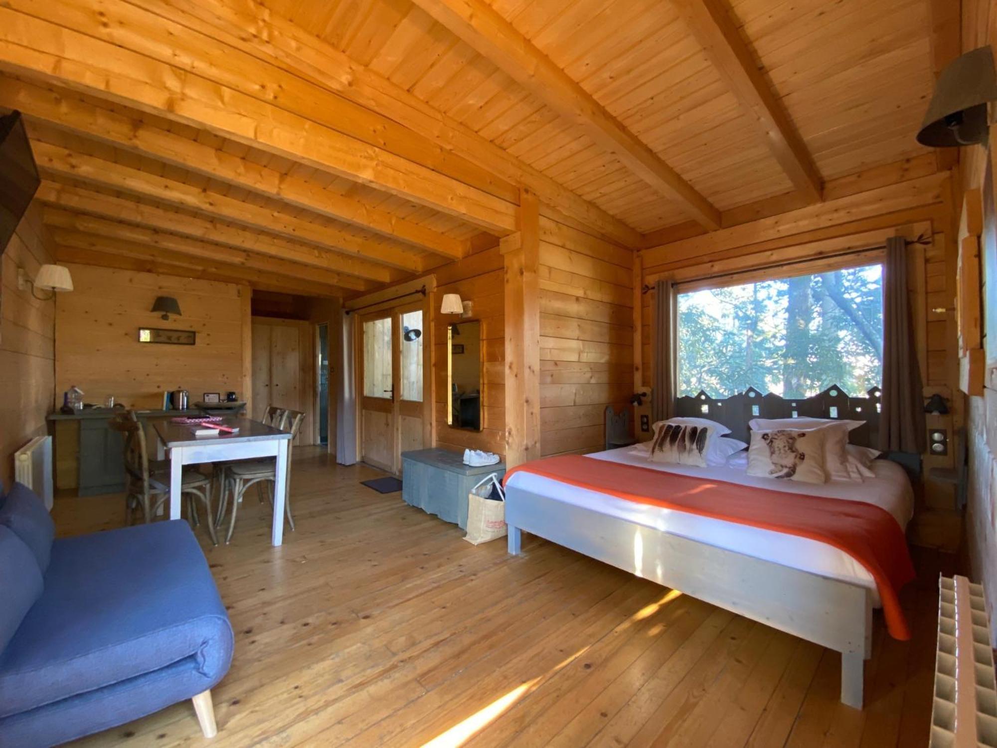 Les Cabanes Dans Les Bois Logis Hotel Villedubert Dış mekan fotoğraf