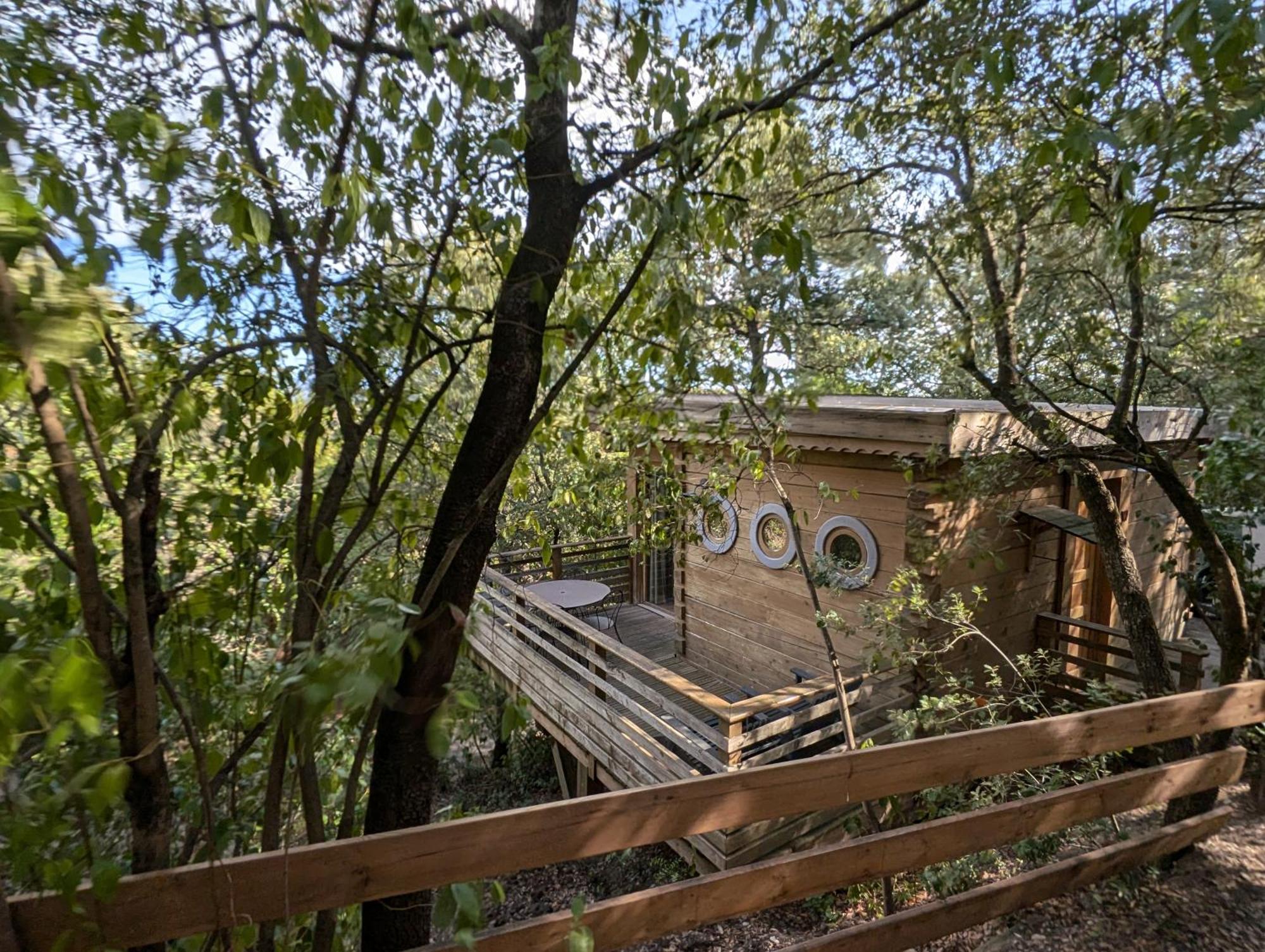 Les Cabanes Dans Les Bois Logis Hotel Villedubert Dış mekan fotoğraf