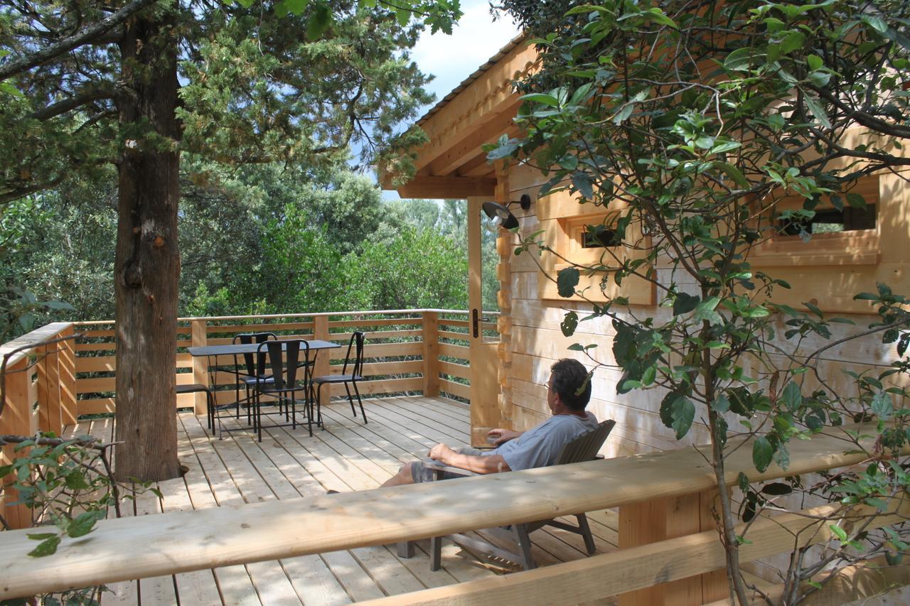 Les Cabanes Dans Les Bois Logis Hotel Villedubert Dış mekan fotoğraf